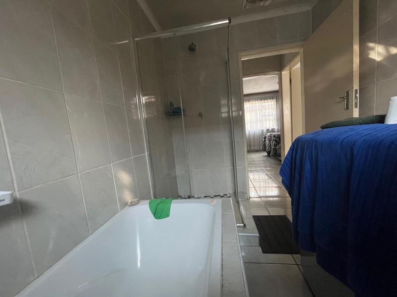 2 Bedroom Property for Sale in Windmill Park Gauteng