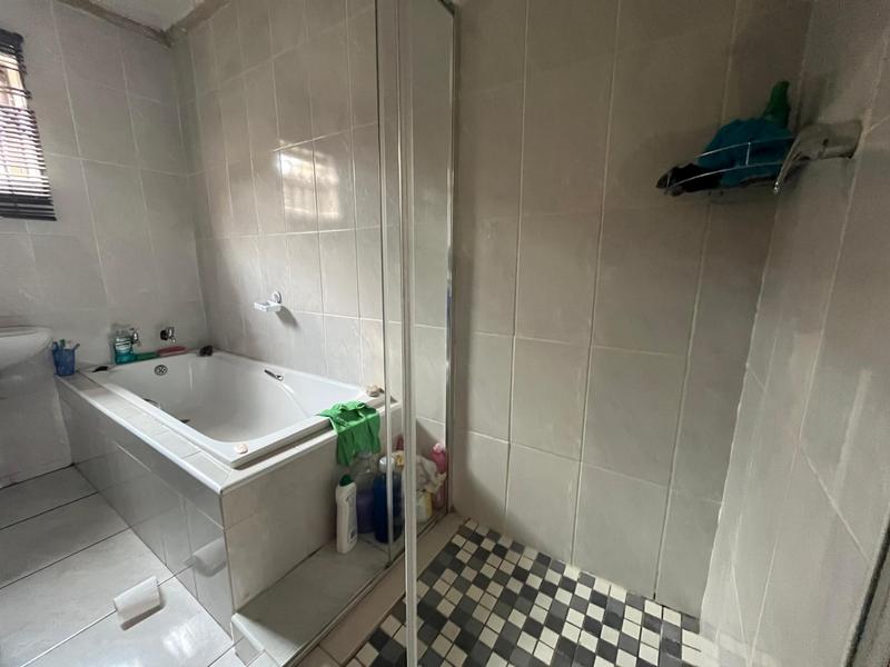 2 Bedroom Property for Sale in Windmill Park Gauteng