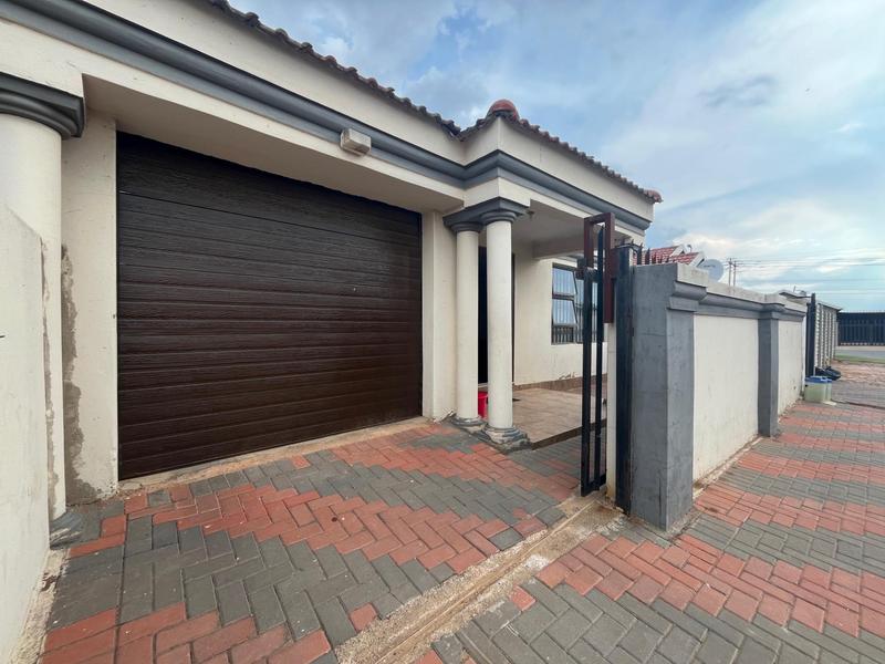 2 Bedroom Property for Sale in Windmill Park Gauteng
