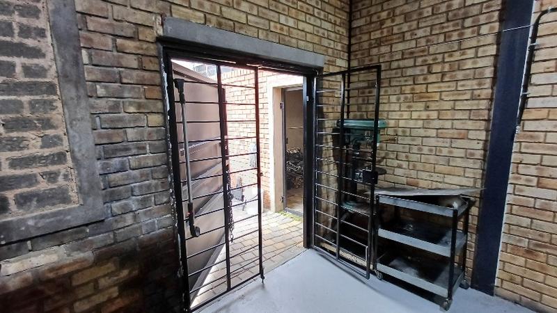 To Let commercial Property for Rent in Hennopspark Gauteng