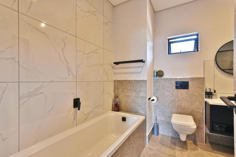 1 Bedroom Property for Sale in Hyde Park Gauteng