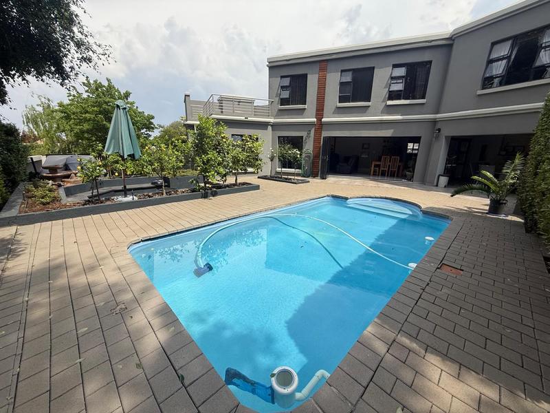 5 Bedroom Property for Sale in Midlands Estate Gauteng