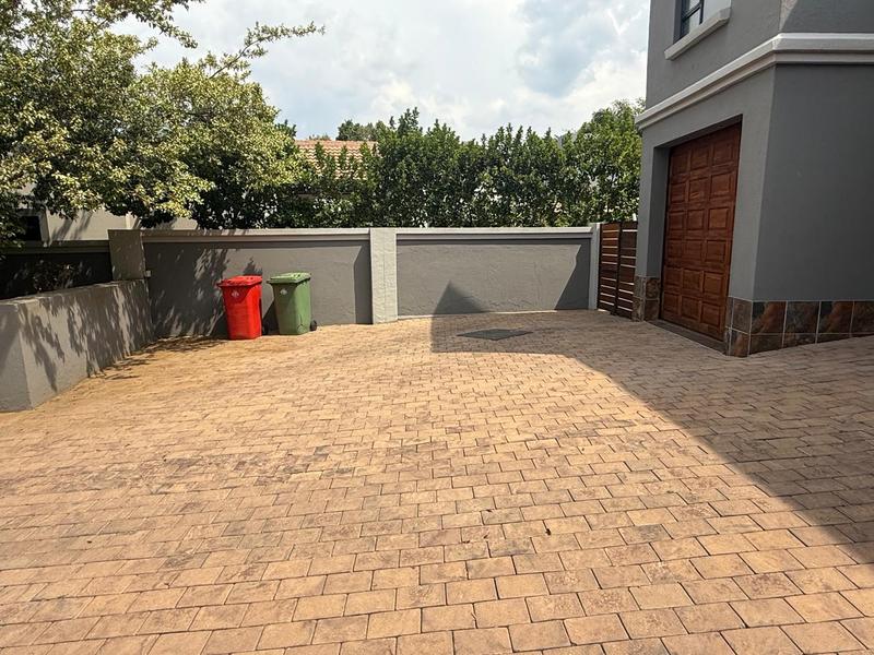 5 Bedroom Property for Sale in Midlands Estate Gauteng