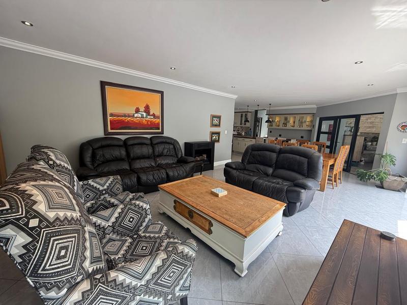 5 Bedroom Property for Sale in Midlands Estate Gauteng