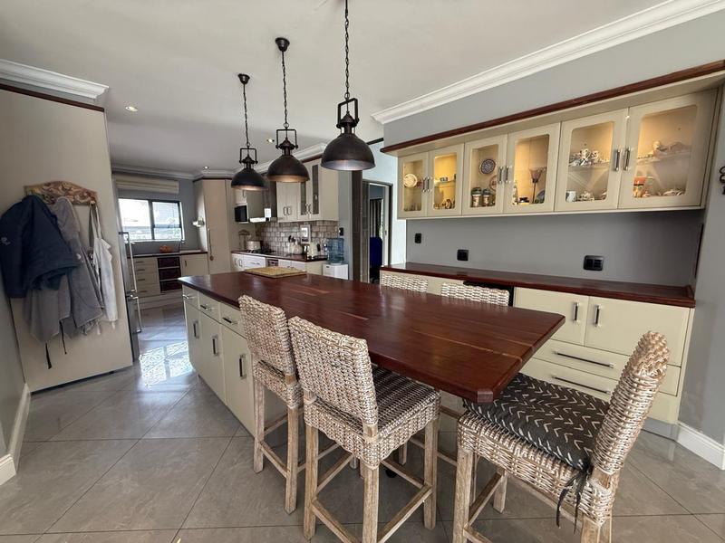 5 Bedroom Property for Sale in Midlands Estate Gauteng
