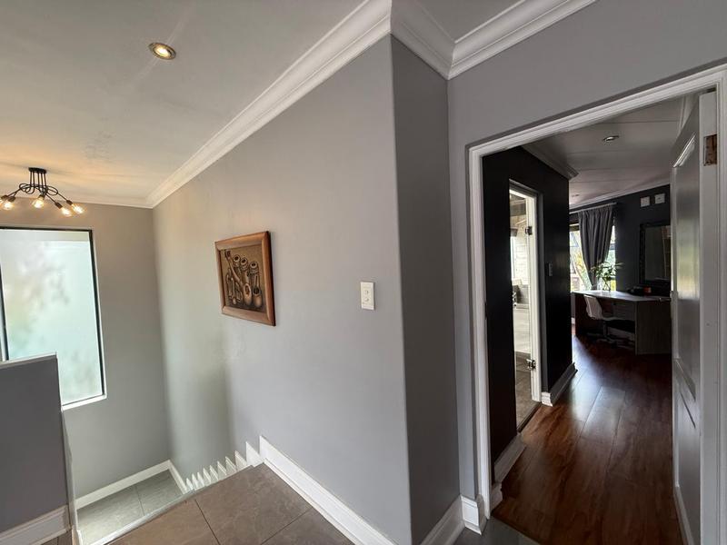 5 Bedroom Property for Sale in Midlands Estate Gauteng