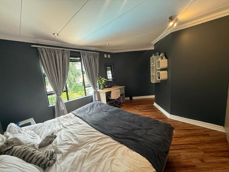5 Bedroom Property for Sale in Midlands Estate Gauteng