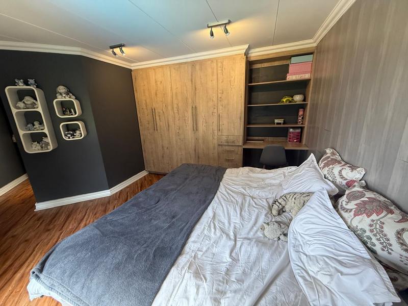 5 Bedroom Property for Sale in Midlands Estate Gauteng