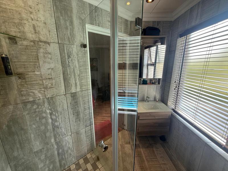 5 Bedroom Property for Sale in Midlands Estate Gauteng