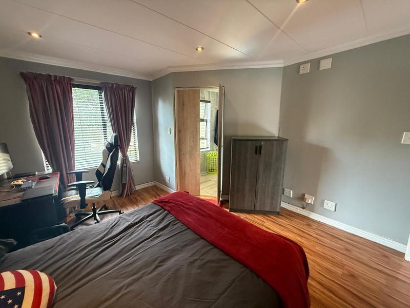 5 Bedroom Property for Sale in Midlands Estate Gauteng