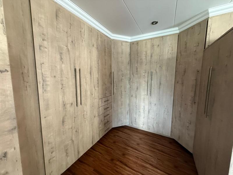 5 Bedroom Property for Sale in Midlands Estate Gauteng