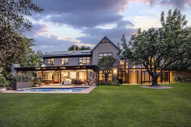 5 Bedroom Property for Sale in Fourways Gardens Gauteng
