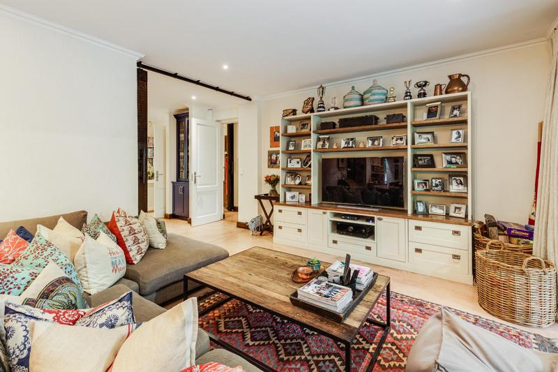 5 Bedroom Property for Sale in Fourways Gardens Gauteng