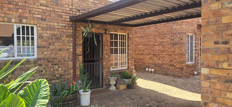 2 Bedroom Property for Sale in Annlin Gauteng