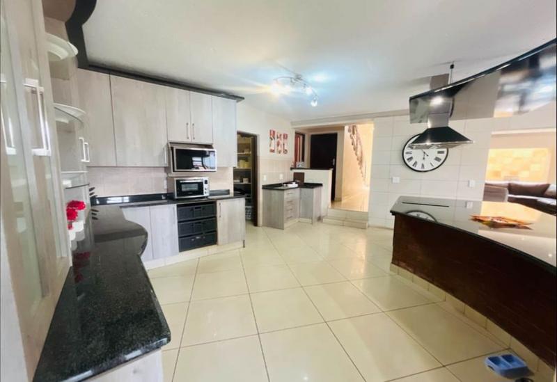 5 Bedroom Property for Sale in Meyersdal Gauteng