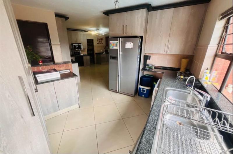 5 Bedroom Property for Sale in Meyersdal Gauteng