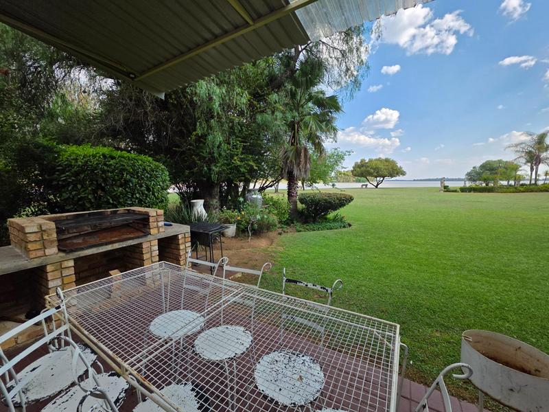 5 Bedroom Property for Sale in Misty Bay Gauteng
