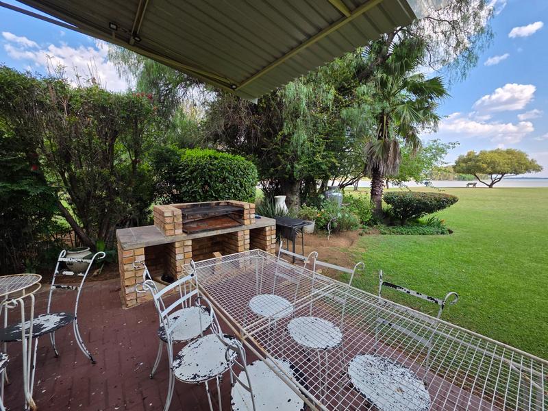 5 Bedroom Property for Sale in Misty Bay Gauteng