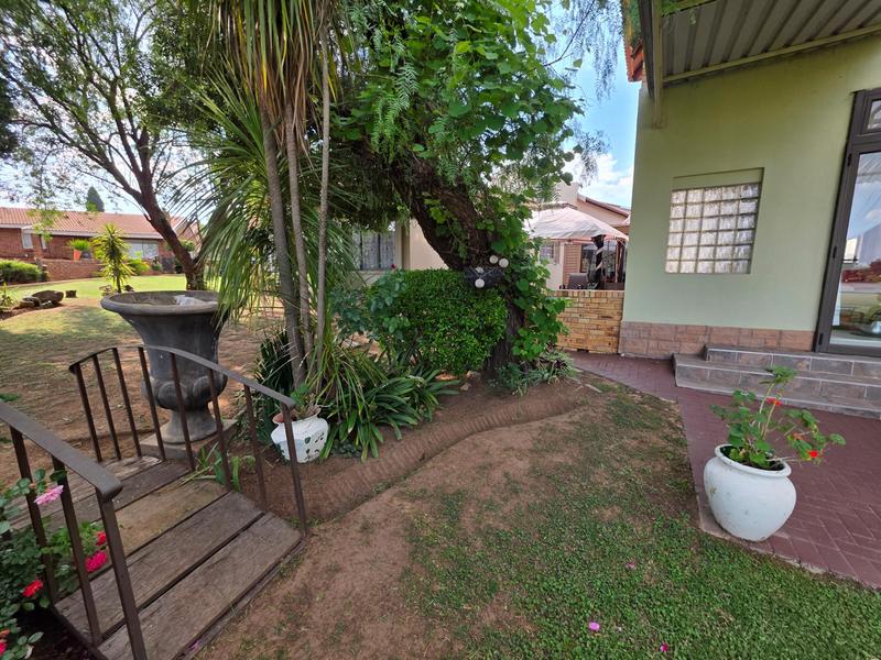 5 Bedroom Property for Sale in Misty Bay Gauteng