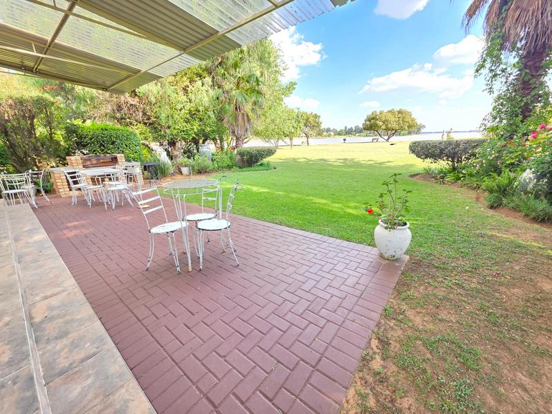 5 Bedroom Property for Sale in Misty Bay Gauteng
