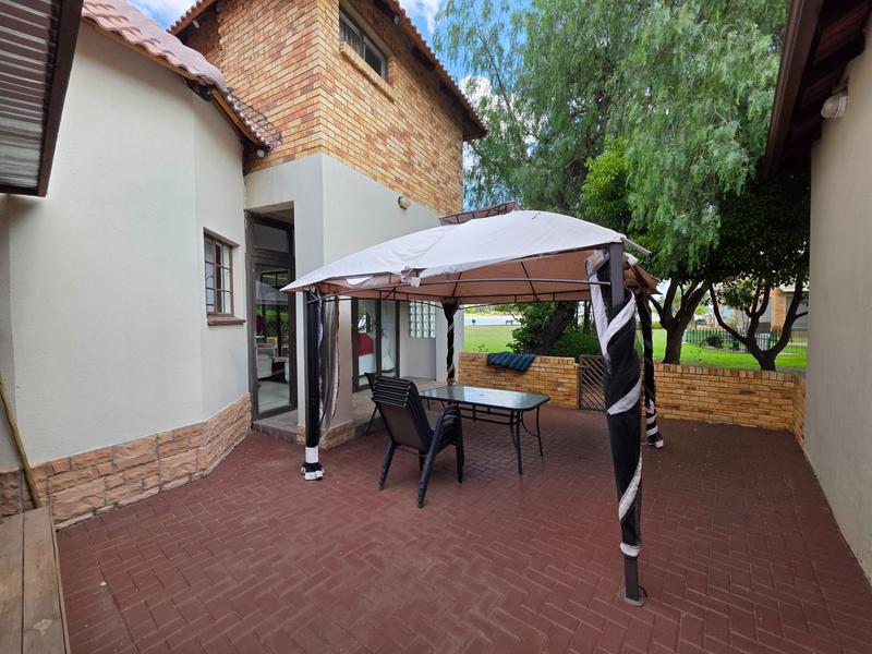 5 Bedroom Property for Sale in Misty Bay Gauteng