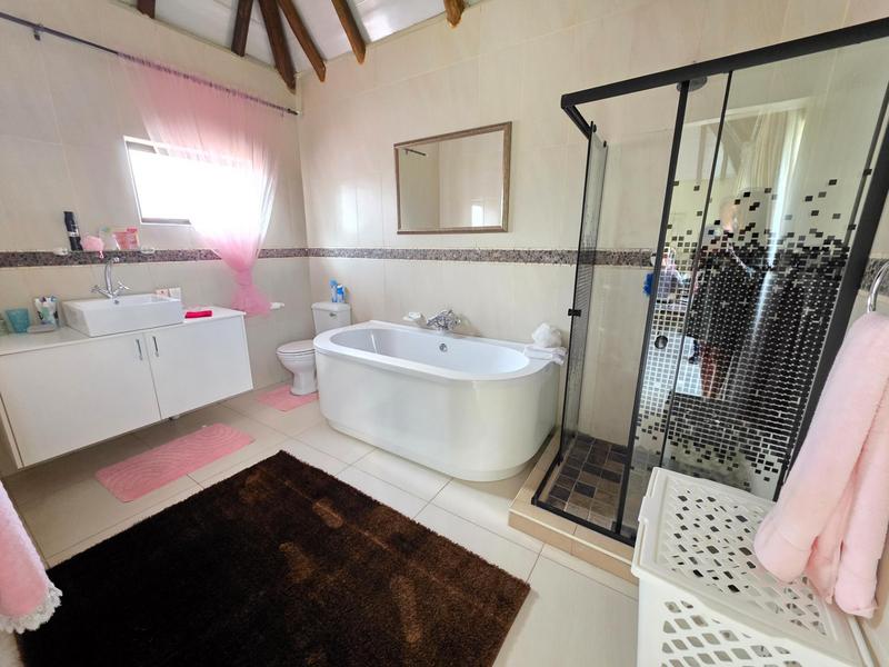 5 Bedroom Property for Sale in Misty Bay Gauteng