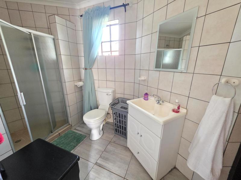 5 Bedroom Property for Sale in Misty Bay Gauteng