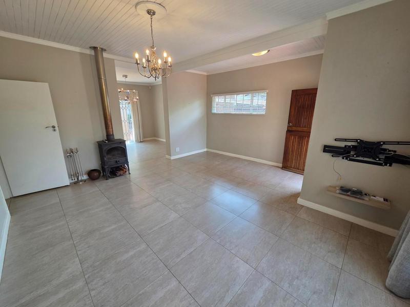 To Let 4 Bedroom Property for Rent in Hazelwood Gauteng