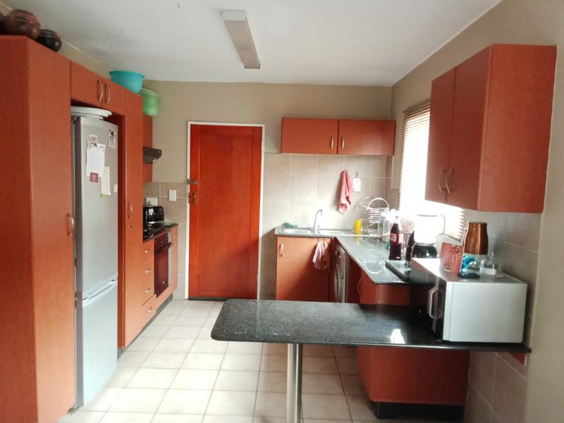 To Let 2 Bedroom Property for Rent in Groeneweide Gauteng