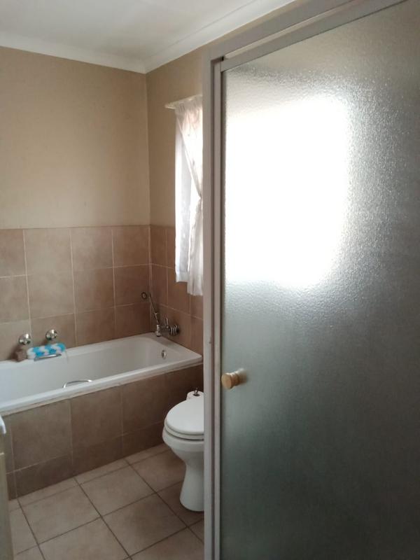 To Let 2 Bedroom Property for Rent in Groeneweide Gauteng