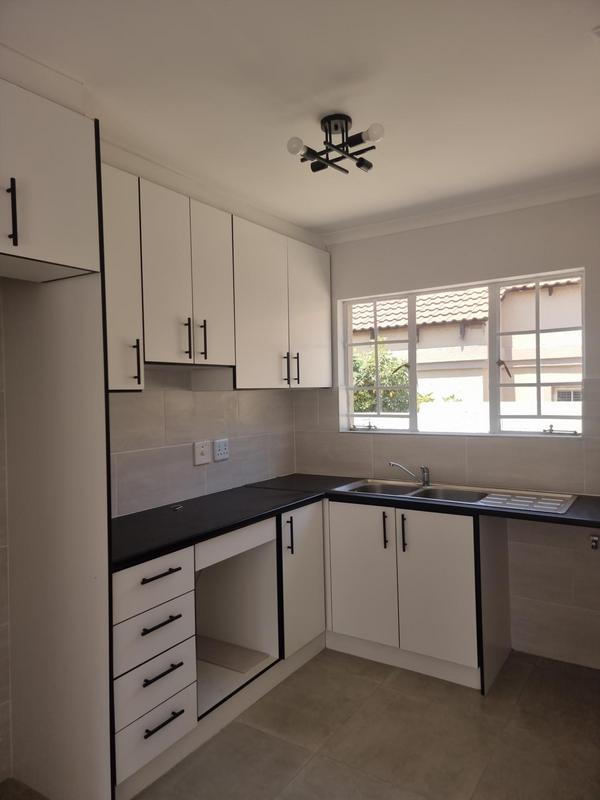 2 Bedroom Property for Sale in Wychwood Gauteng