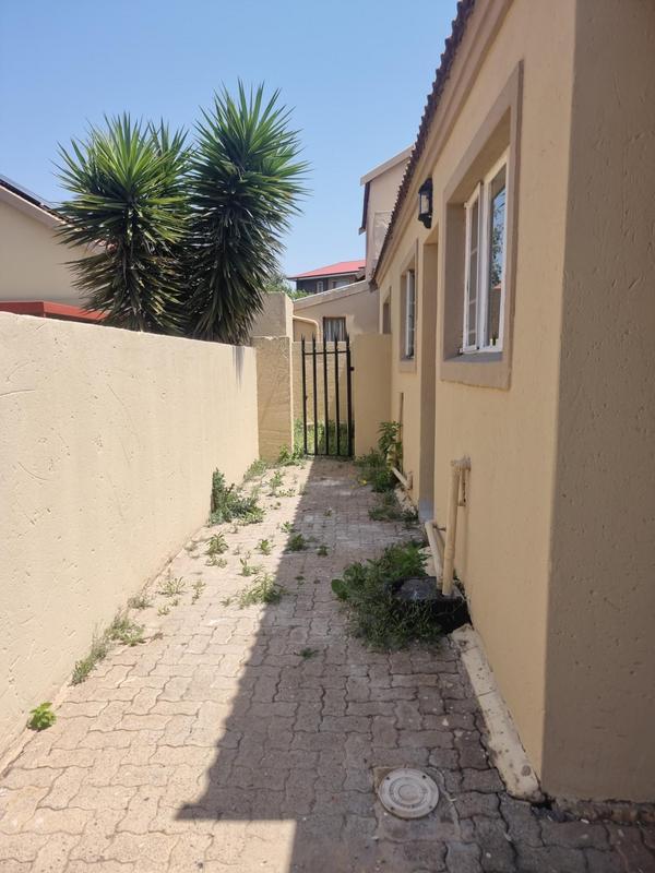 2 Bedroom Property for Sale in Wychwood Gauteng