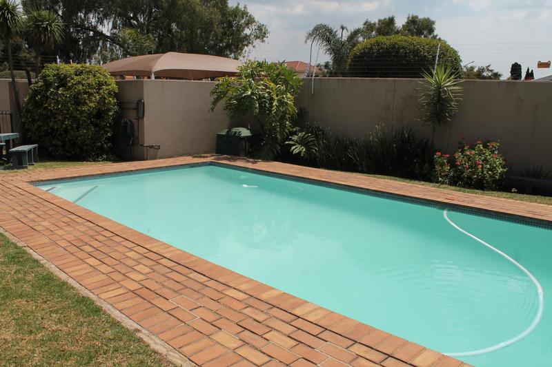 2 Bedroom Property for Sale in Eden Glen Gauteng
