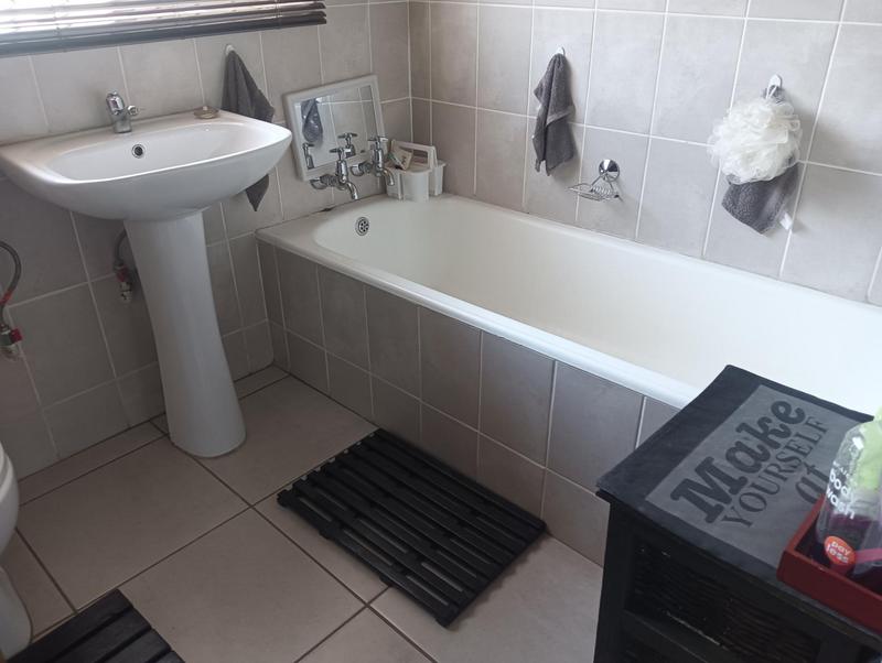 4 Bedroom Property for Sale in Elspark Gauteng
