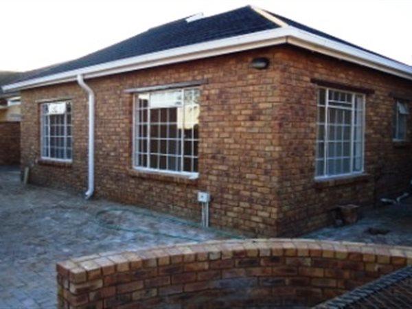 To Let 3 Bedroom Property for Rent in Primrose Gauteng