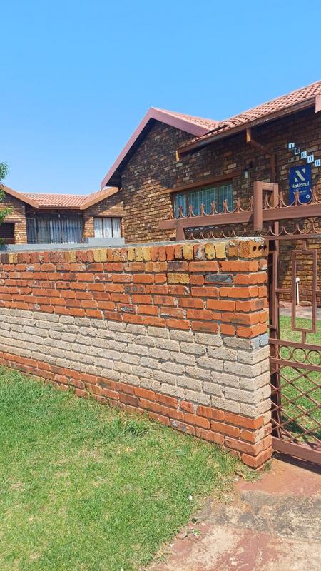2 Bedroom Property for Sale in Vosloorus Gauteng