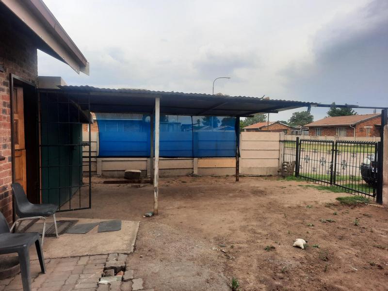 2 Bedroom Property for Sale in Leeuhof Gauteng