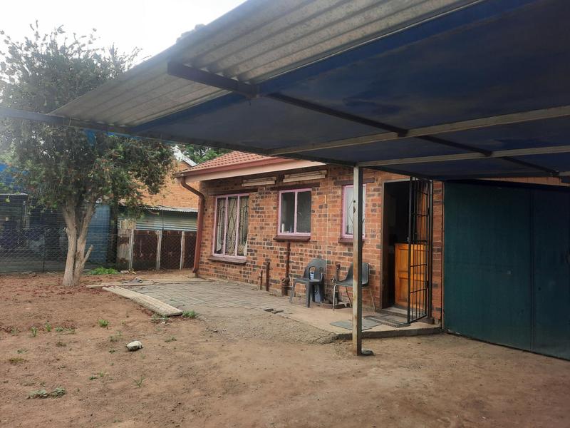 2 Bedroom Property for Sale in Leeuhof Gauteng