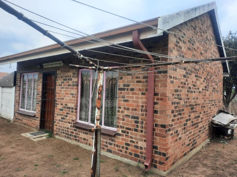 2 Bedroom Property for Sale in Leeuhof Gauteng