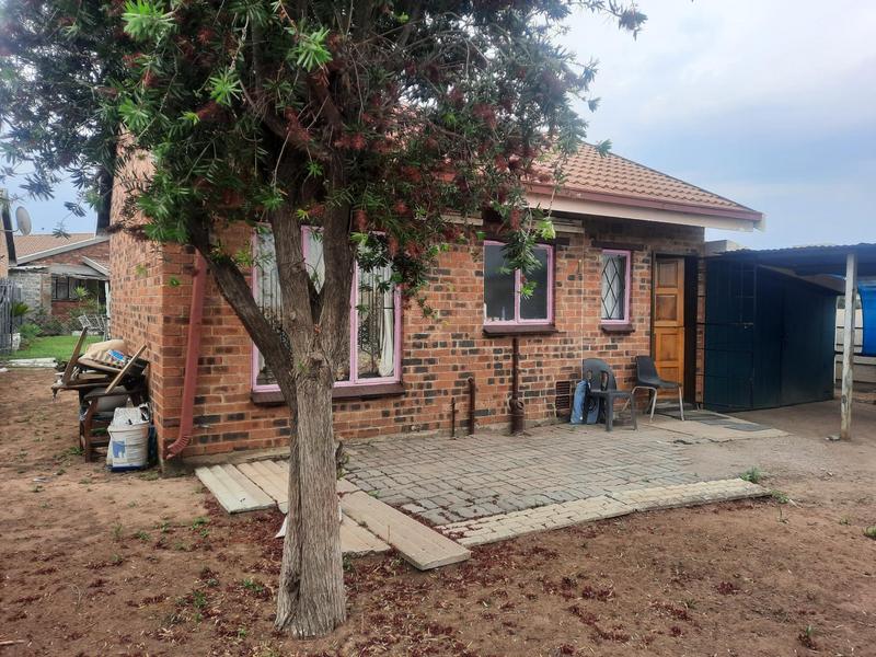 2 Bedroom Property for Sale in Leeuhof Gauteng