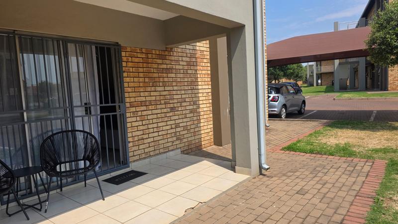 2 Bedroom Property for Sale in Stone Ridge Gauteng