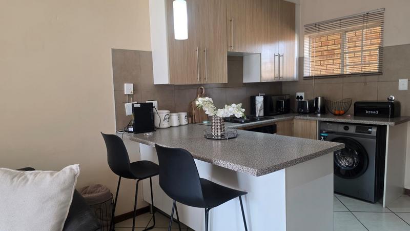 2 Bedroom Property for Sale in Stone Ridge Gauteng