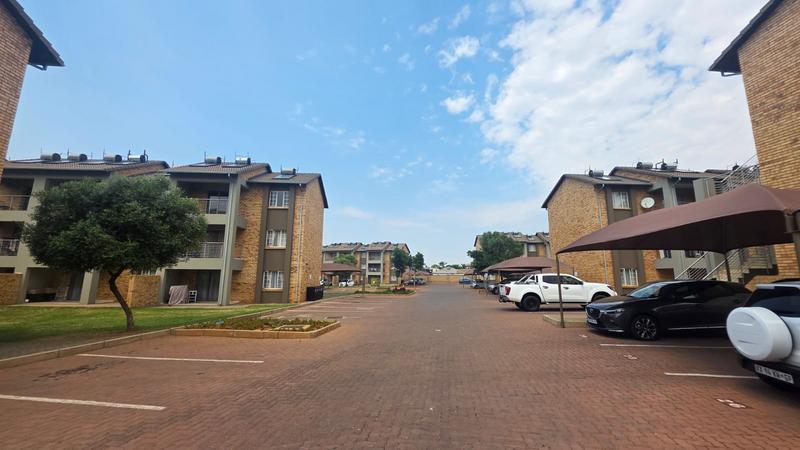 2 Bedroom Property for Sale in Stone Ridge Gauteng