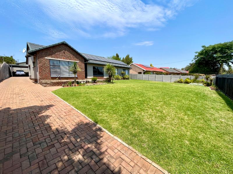 4 Bedroom Property for Sale in Rant En Dal Gauteng