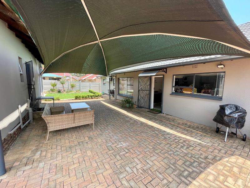 4 Bedroom Property for Sale in Rant En Dal Gauteng