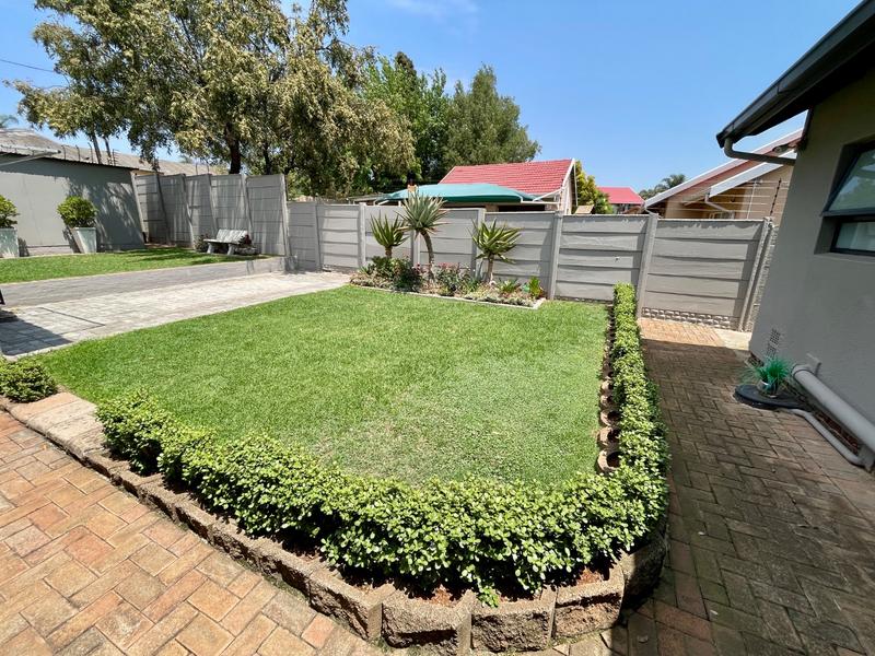 4 Bedroom Property for Sale in Rant En Dal Gauteng