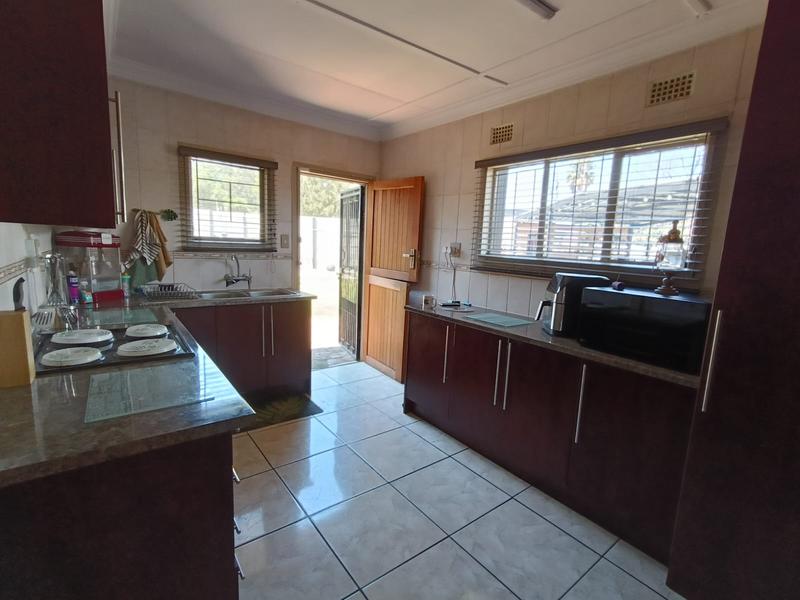 To Let 3 Bedroom Property for Rent in Strubenvale Gauteng