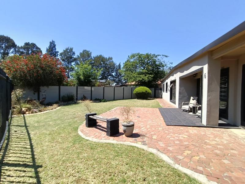 To Let 3 Bedroom Property for Rent in Strubenvale Gauteng