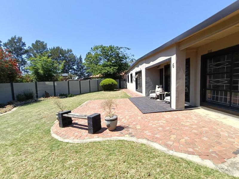 To Let 3 Bedroom Property for Rent in Strubenvale Gauteng