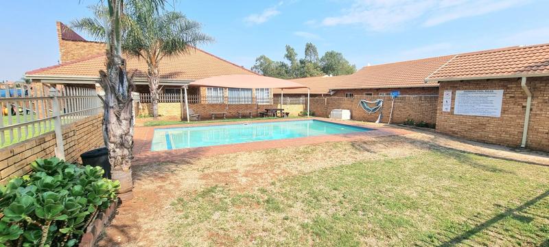 2 Bedroom Property for Sale in Eldoraigne Gauteng